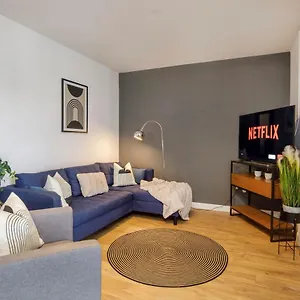  Apartment Escape @ Aura